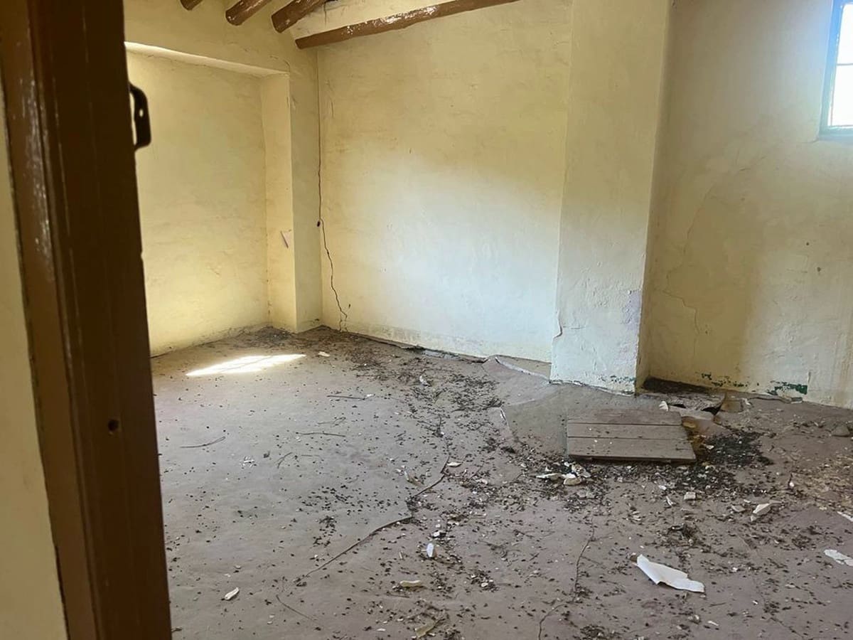 3 soverom Finca/Herregård til salgs i Lucena med garasje - € 101 500 (Ref: 7043305)