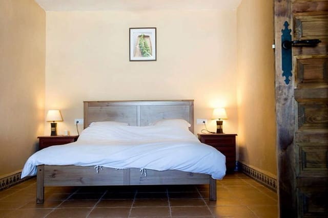 15 bedroom Hotel for sale in Ecija with pool garage - € 1,200,000 (Ref: 7065262)