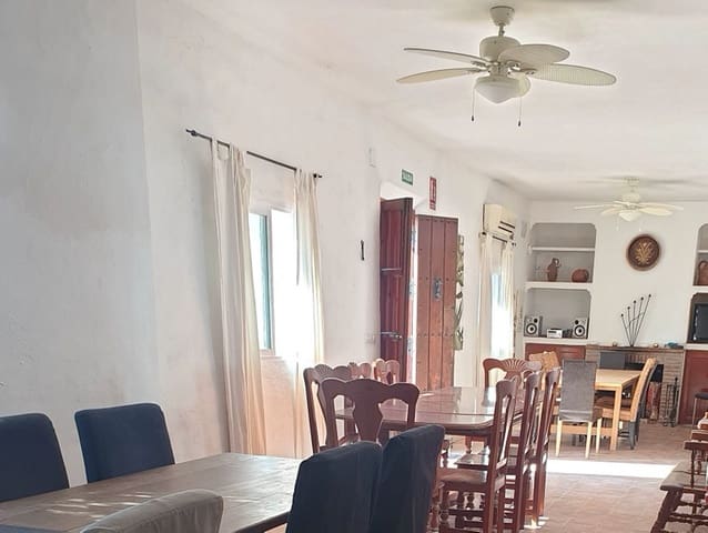 15 bedroom Hotel for sale in Ecija with pool garage - € 1,200,000 (Ref: 7065262)