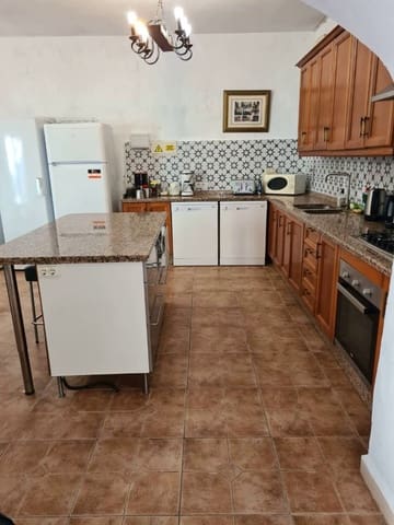 15 bedroom Hotel for sale in Ecija with pool garage - € 1,200,000 (Ref: 7065262)