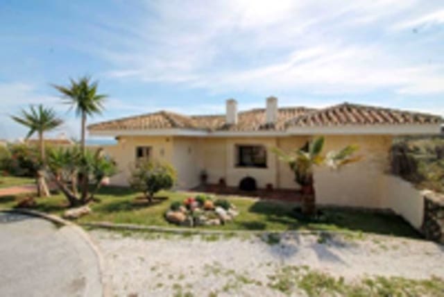 4 soverom Leilighet til salgs i El Faro, Mijas med svømmebasseng garasje - € 515 000 (Ref: 7122633)