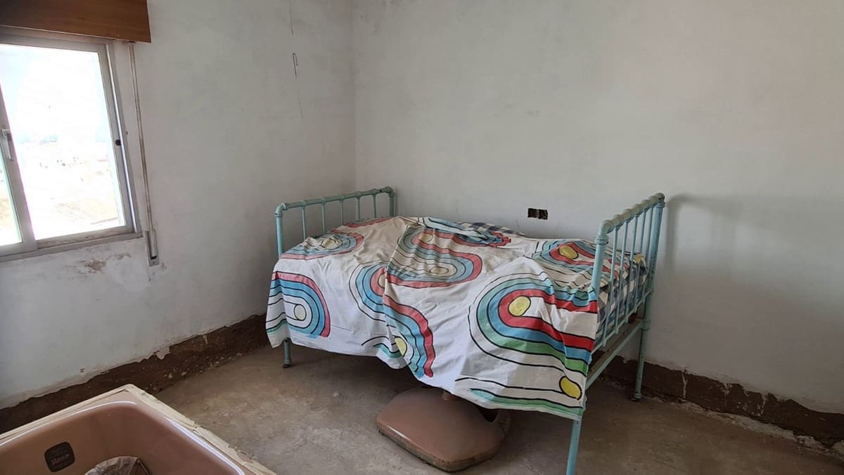 5 slaapkamer Appartement te koop in Teba - € 74.500 (Ref: 7144973)