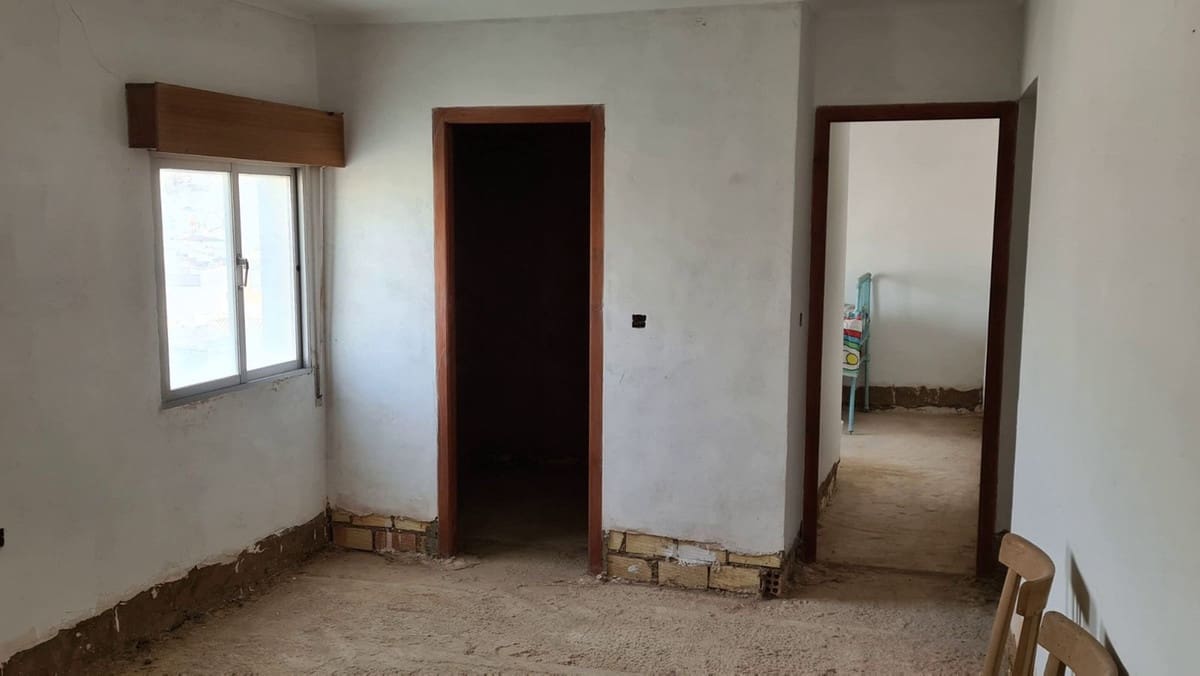 5 slaapkamer Appartement te koop in Teba - € 74.500 (Ref: 7144973)