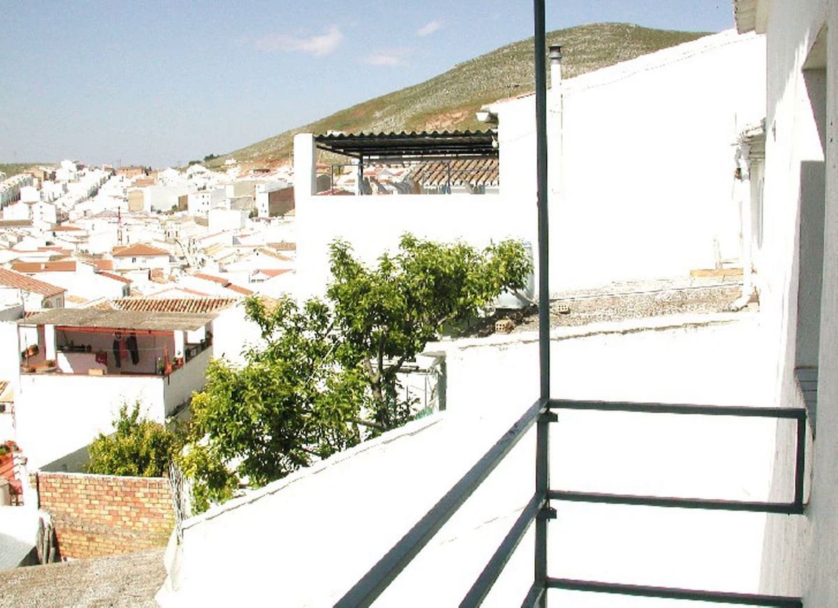 5 slaapkamer Appartement te koop in Teba - € 74.500 (Ref: 7144973)