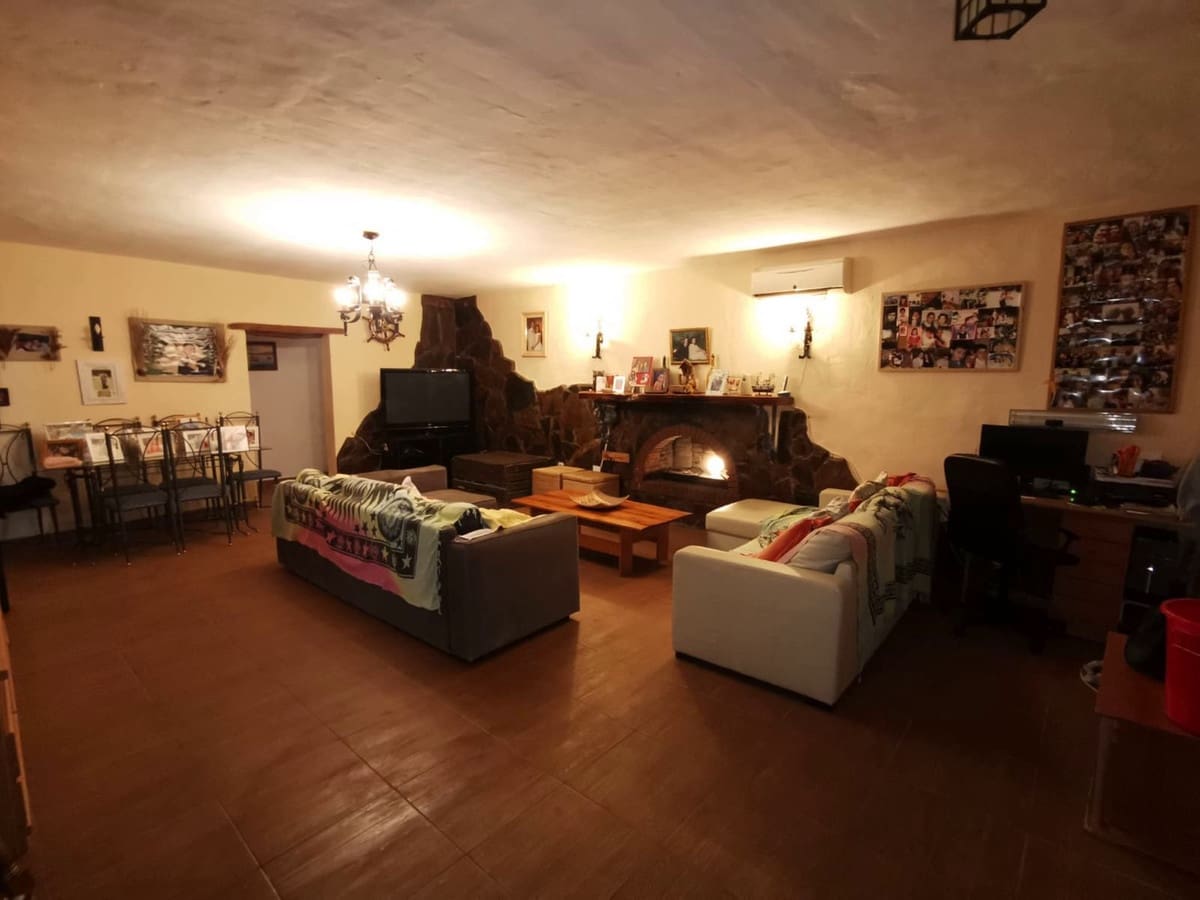 11 soveværelse Finca/Landehus til salg i Alhaurin de la Torre med swimmingpool garage - € 450.000 (Ref: 7197180)