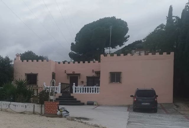Finca/Casa Rural de 11 habitaciones en Alhaurín de la Torre en venta con piscina garaje - 450.000 € (Ref: 7197180)