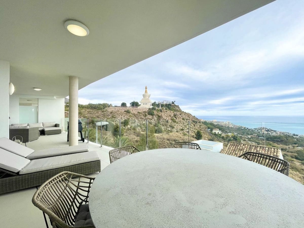 2 soverom Leilighet til salgs i Benalmadena med svømmebasseng garasje - € 599 000 (Ref: 7311435)