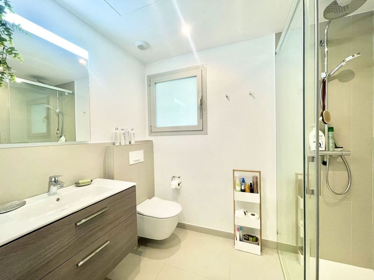 2 soverom Leilighet til salgs i Benalmadena med svømmebasseng garasje - € 599 000 (Ref: 7311435)