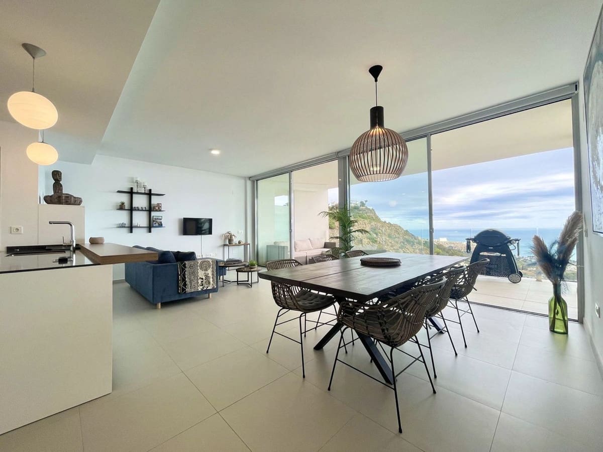 2 soverom Leilighet til salgs i Benalmadena med svømmebasseng garasje - € 599 000 (Ref: 7311435)