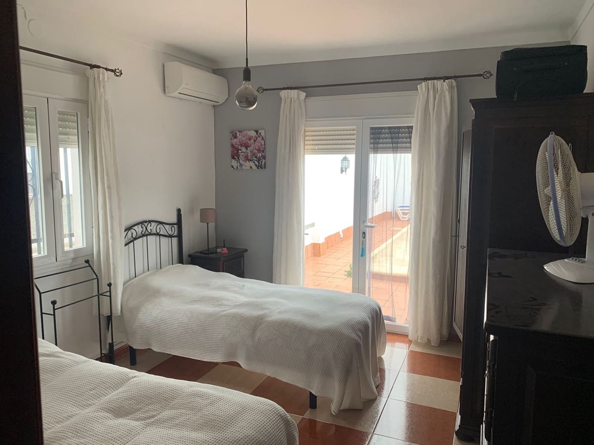 5 slaapkamer Villa te koop in Estepa met zwembad - € 159.950 (Ref: 7312601)