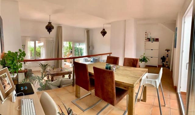 2 bedroom Semi-detached Villa for sale in Alhaurín el Grande with pool garage - € 315,000 (Ref: 7394094)