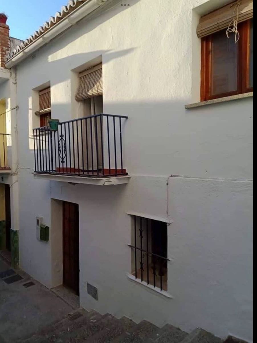 Casa de 3 habitaciones en Alozaina en venta - 130.000 € (Ref: 7422773)