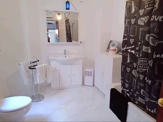 Casa de 3 habitaciones en Alozaina en venta - 130.000 € (Ref: 7422773)