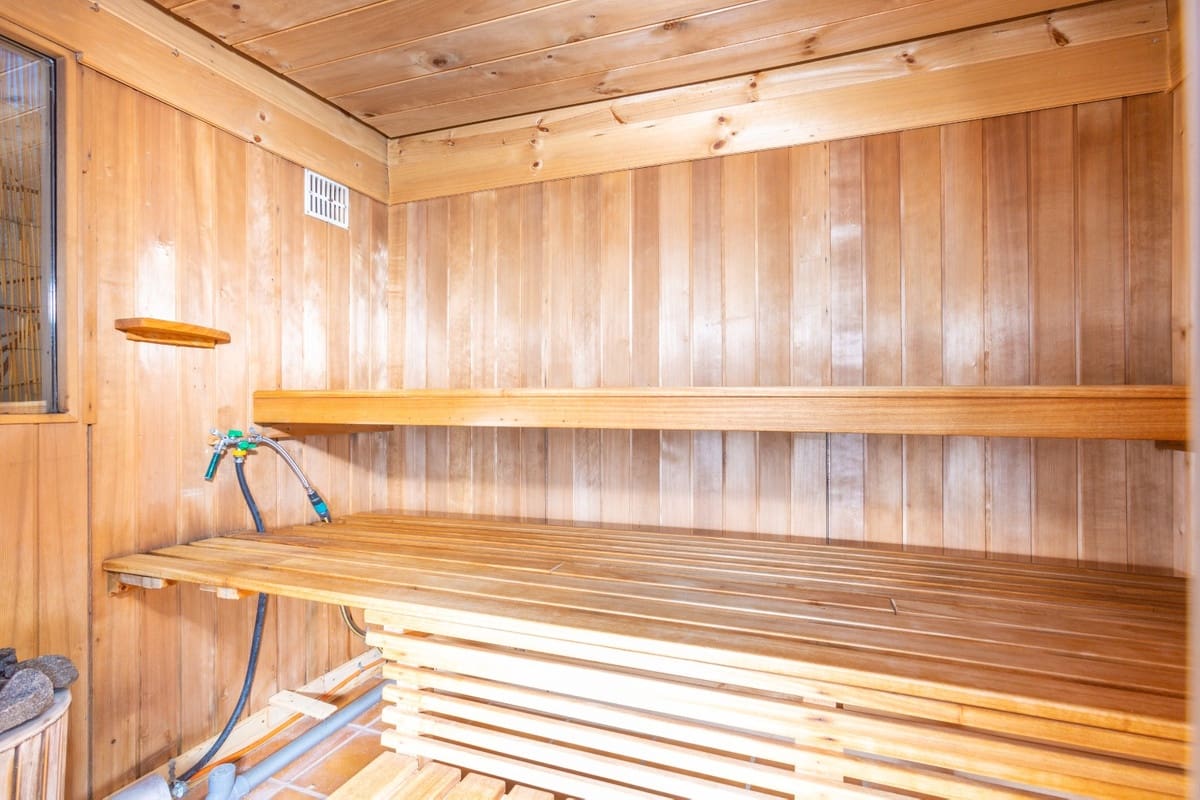 4 bedroom Townhouse for sale in Fuengirola with pool garage - € 424,500 (Ref: 7448408)