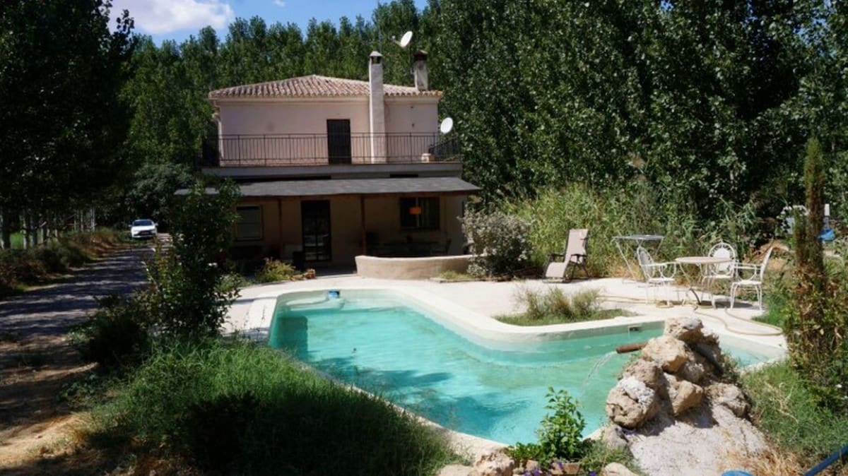 7 Zimmer Finca/Landgut zu verkaufen in Guadix mit Pool Garage - 395.000 € (Ref: 7467059)