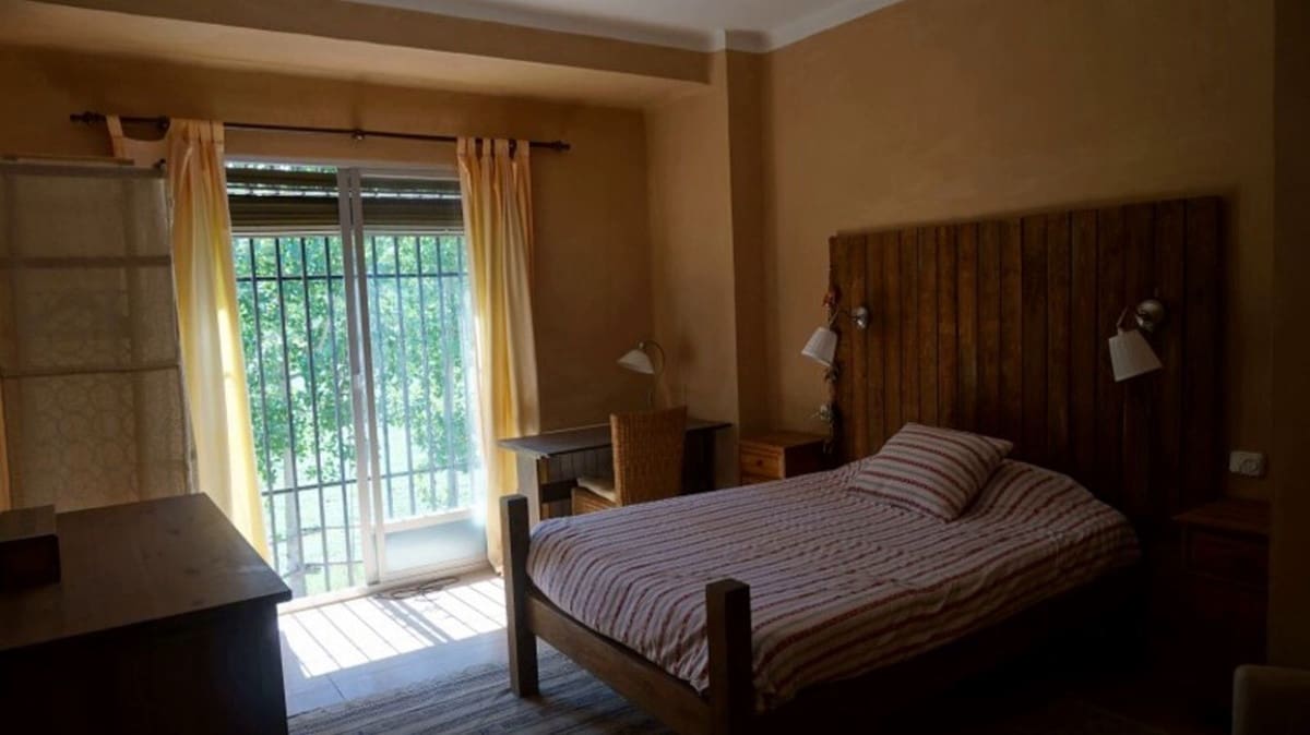 7 soveværelse Erhverv til salg i Guadix med swimmingpool garage - € 349.000 (Ref: 7467060)