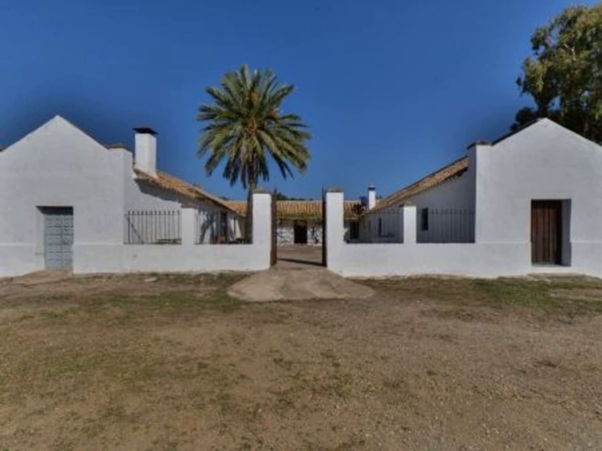 4 soveværelse Finca/Landehus til salg i La Carlota med garage - € 3.000.000 (Ref: 7467061)