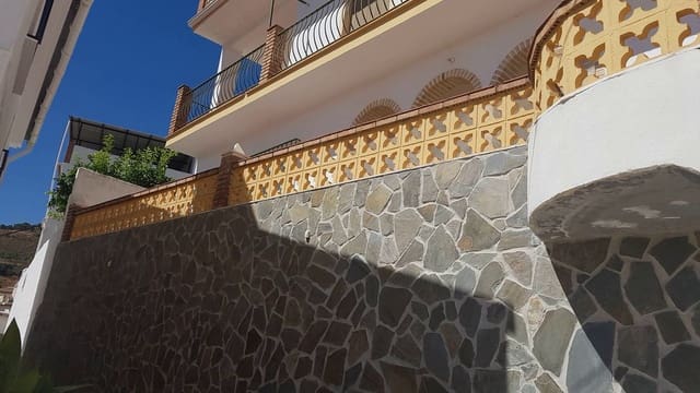 5 makuuhuone Omakotitalo myytävänä paikassa Tolox - 85 000 € (Ref: 7490677)