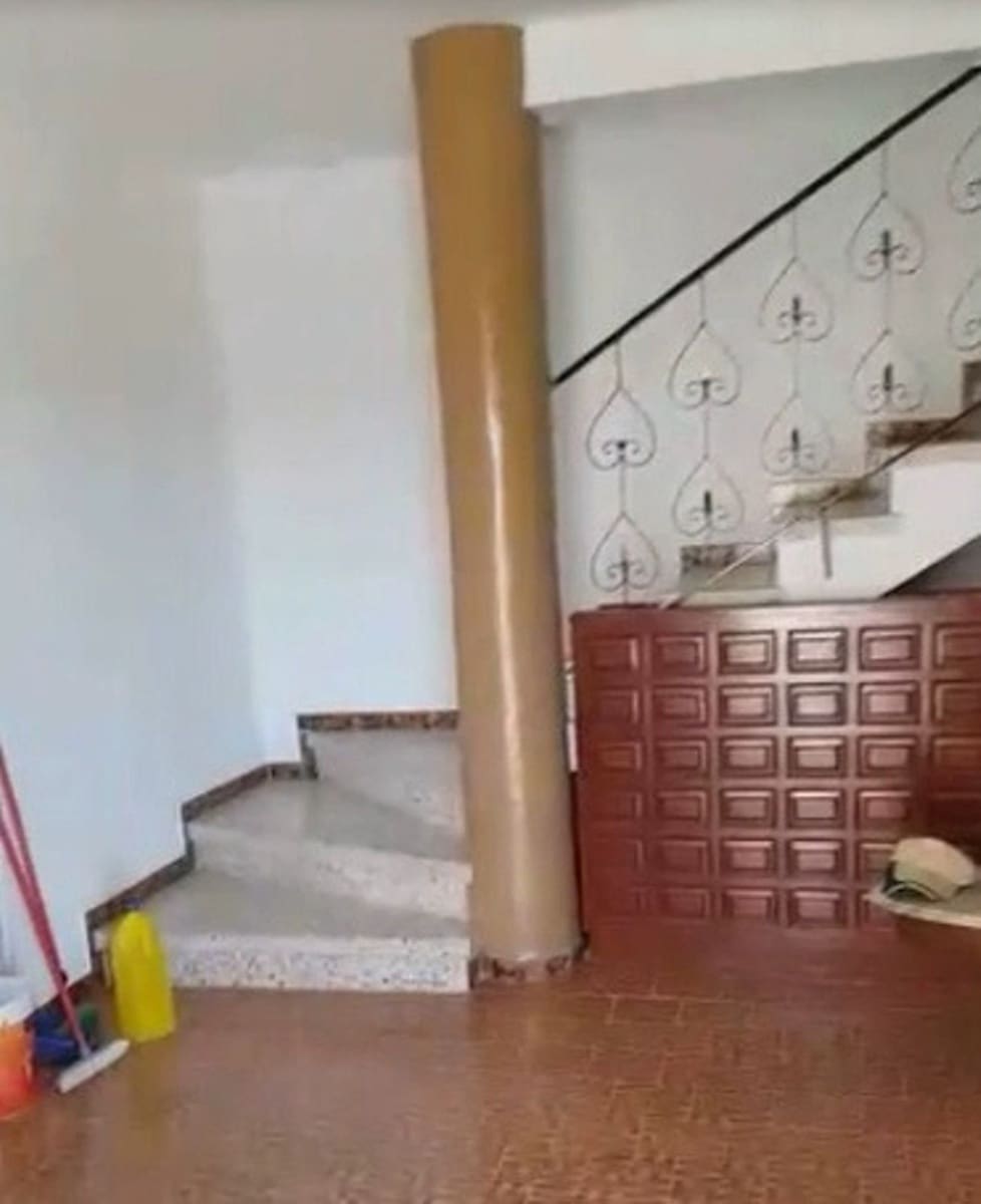 5 bedroom Townhouse for sale in Tolox - € 85,000 (Ref: 7490677)