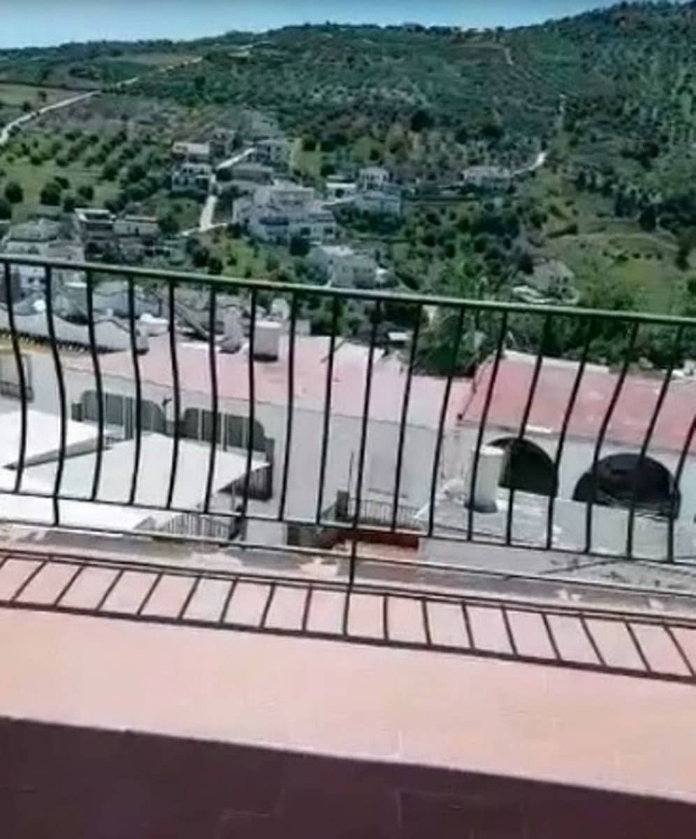 5 bedroom Townhouse for sale in Tolox - € 85,000 (Ref: 7490677)