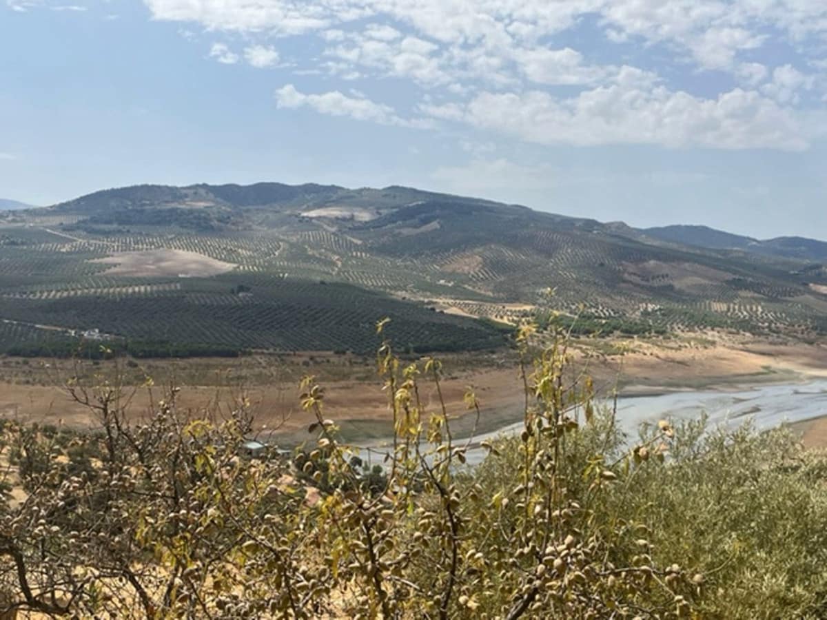 6 soveværelse Finca/Landehus til salg i Iznajar med swimmingpool garage - € 399.950 (Ref: 7687635)