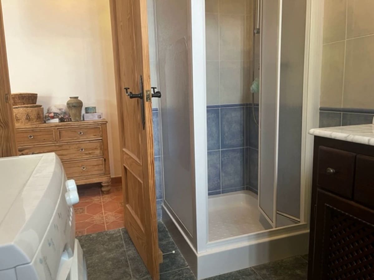 6 soveværelse Hotel til salg i Iznajar med swimmingpool garage - € 399.000 (Ref: 7687636)