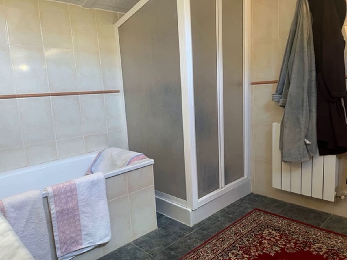 6 bedroom Hotel for sale in Iznajar with pool garage - € 399,000 (Ref: 7687636)