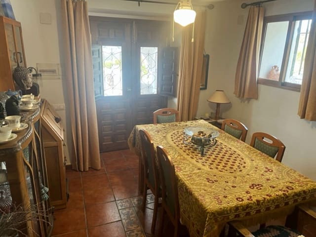 Hotel de 6 habitaciones en Iznájar en venta con piscina garaje - 399.000 € (Ref: 7687636)