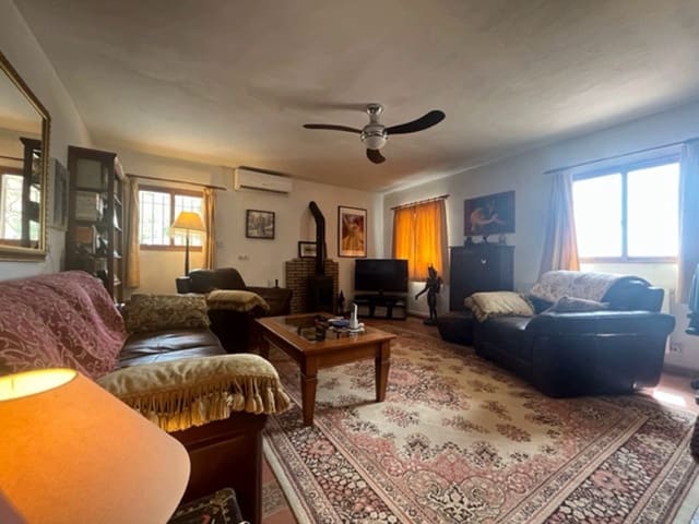 6 chambre Hôtel à vendre à Iznájar avec piscine garage - 399 000 € (Ref: 7687636)