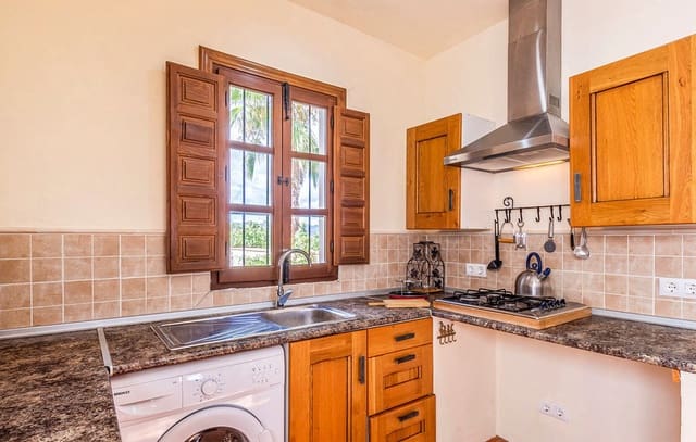 5 bedroom Hotel for sale in Iznájar with pool garage - € 560,000 (Ref: 7692376)