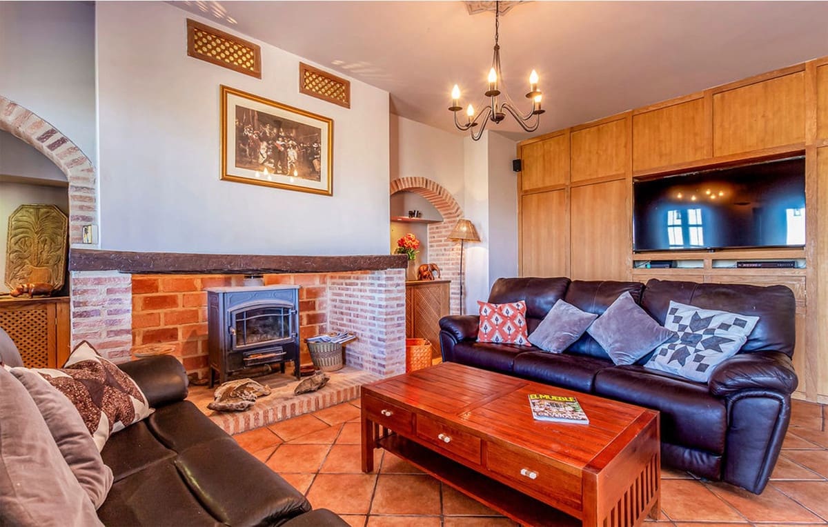 5 soveværelse Hotel til salg i Iznajar med swimmingpool garage - € 560.000 (Ref: 7692376)