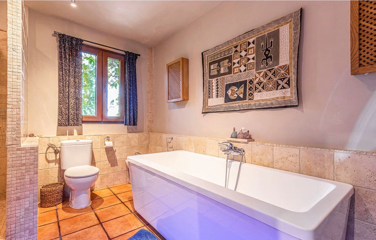 5 soveværelse Hotel til salg i Iznajar med swimmingpool garage - € 560.000 (Ref: 7692376)