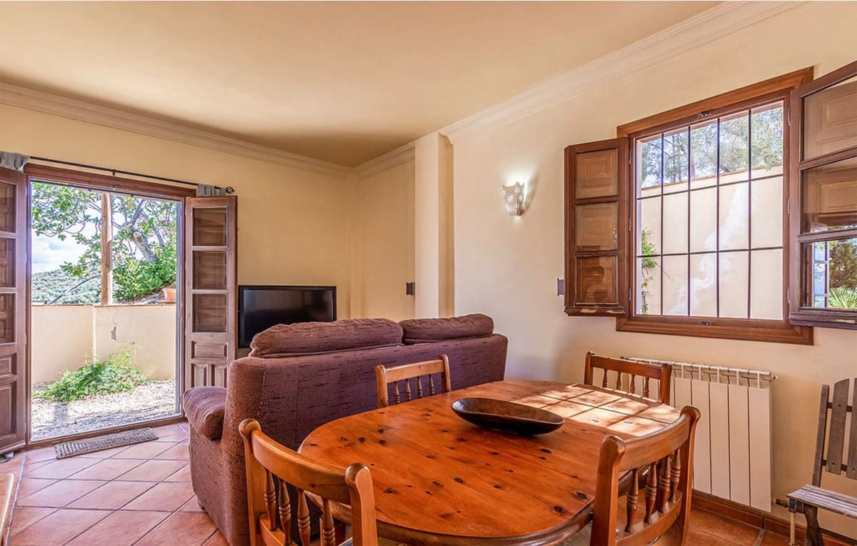 5 soveværelse Hotel til salg i Iznajar med swimmingpool garage - € 560.000 (Ref: 7692376)