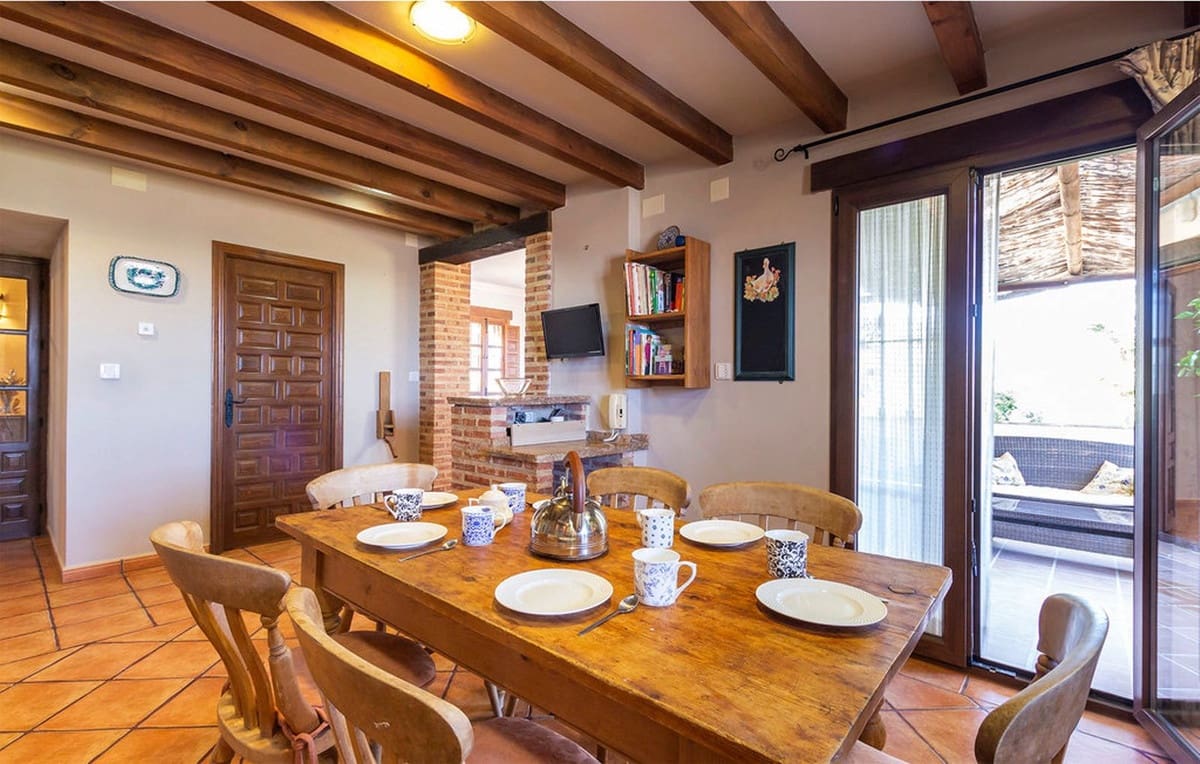 5 soveværelse Hotel til salg i Iznajar med swimmingpool garage - € 560.000 (Ref: 7692376)