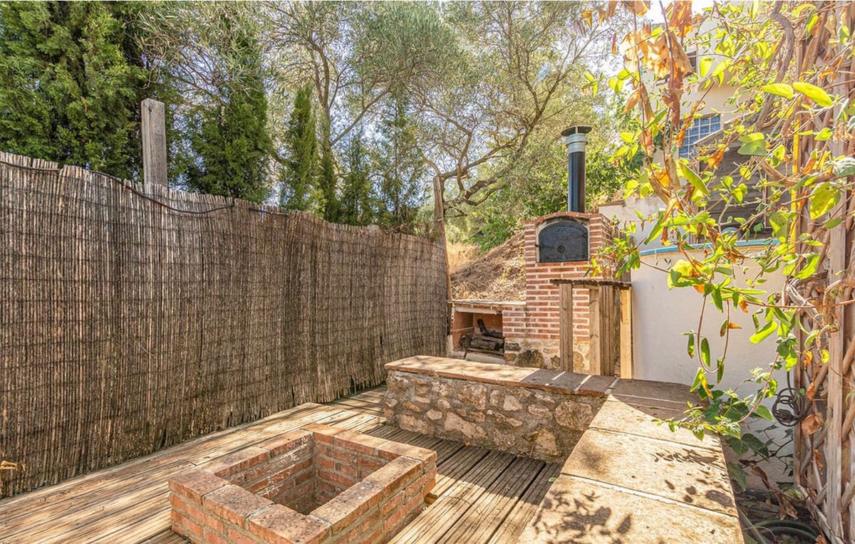 5 soveværelse Hotel til salg i Iznajar med swimmingpool garage - € 560.000 (Ref: 7692376)