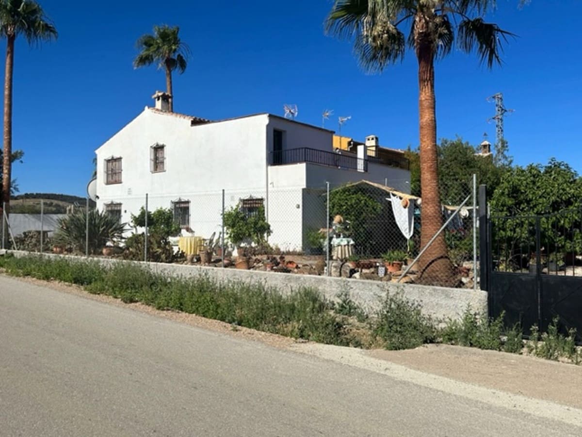 4 soveværelse Finca/Landehus til salg i Antequera med swimmingpool garage - € 215.000 (Ref: 7694544)