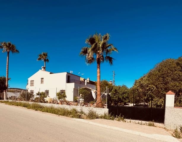 4 soveværelse Finca/Landehus til salg i Antequera med swimmingpool garage - € 215.000 (Ref: 7694544)