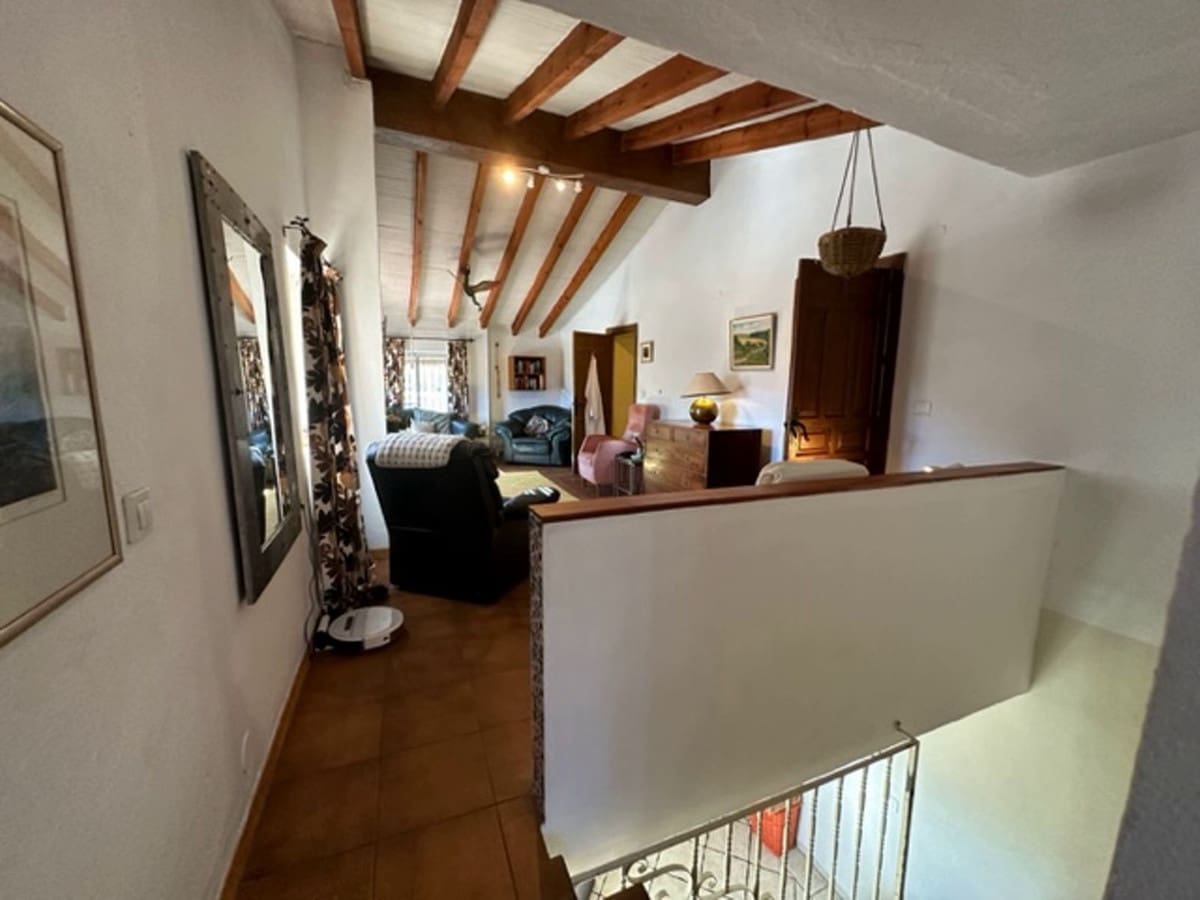 4 soveværelse Finca/Landehus til salg i Antequera med swimmingpool garage - € 215.000 (Ref: 7694544)