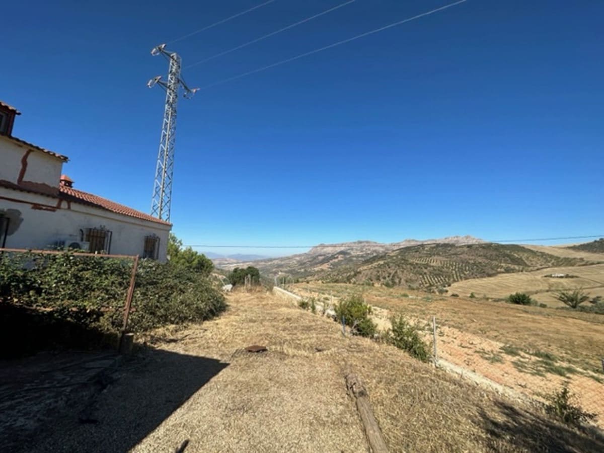 4 soveværelse Finca/Landehus til salg i Antequera med swimmingpool garage - € 215.000 (Ref: 7694544)