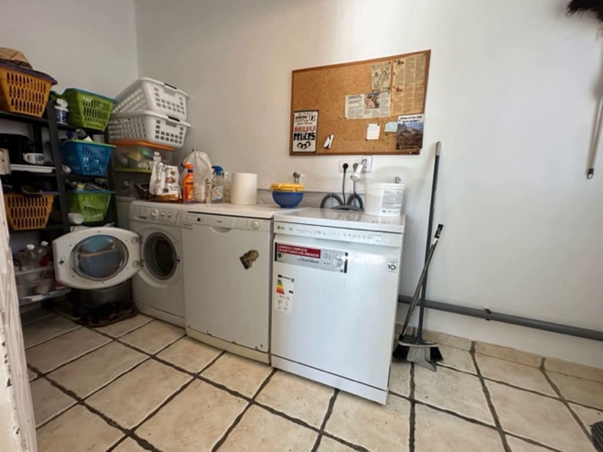 4 soveværelse Hotel til salg i Antequera med swimmingpool garage - € 215.000 (Ref: 7697484)