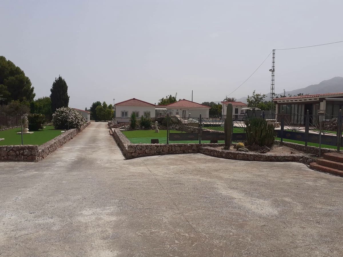 Chalet de 6 habitaciones en Alhaurín el Grande en venta con piscina garaje - 595.000 € (Ref: 7758784)