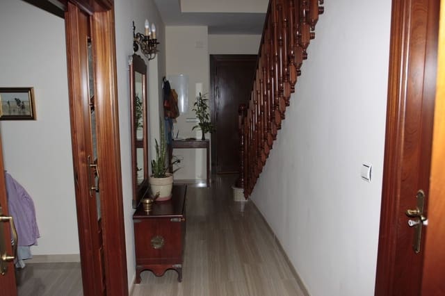 6 Zimmer Villa zu verkaufen in Antequera mit Pool Garage - 525.000 € (Ref: 7963493)