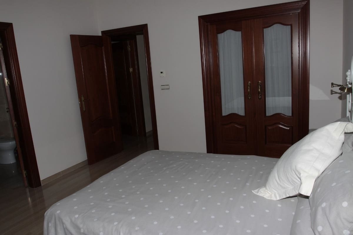 6 bedroom Villa for sale in Antequera with pool garage - € 525,000 (Ref: 7963493)