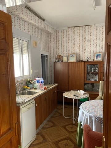 9 soveværelse Byhus til salg i Bobadilla, Antequera med garage - € 140.000 (Ref: 7993729)