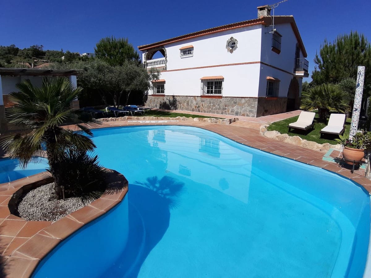 5 soveværelse Erhverv til salg i Antequera med swimmingpool garage - € 483.000 (Ref: 8055819)