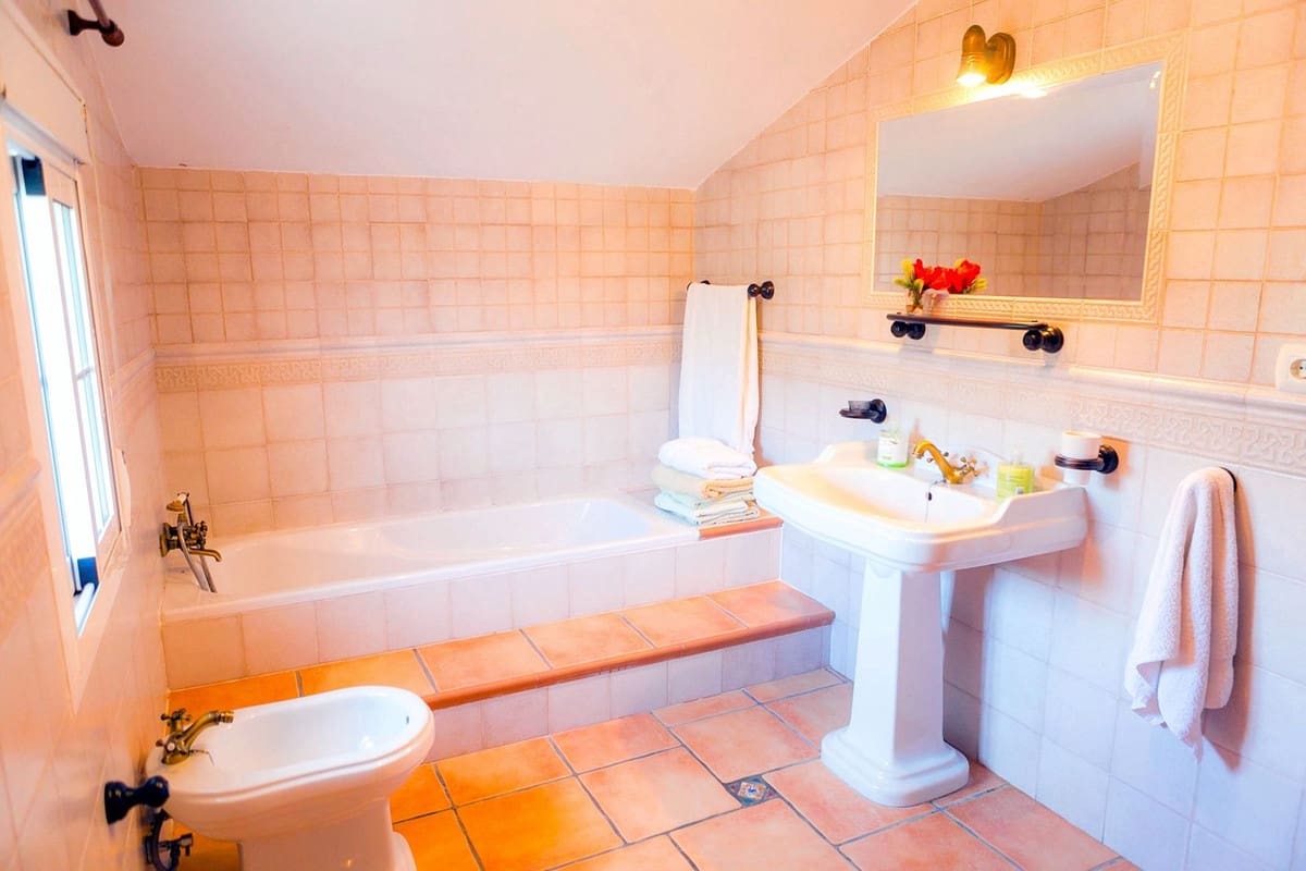 5 sypialnia Komercyjne na sprzedaż w Antequera z basenem garażem - 483 000 € (Ref: 8055819)