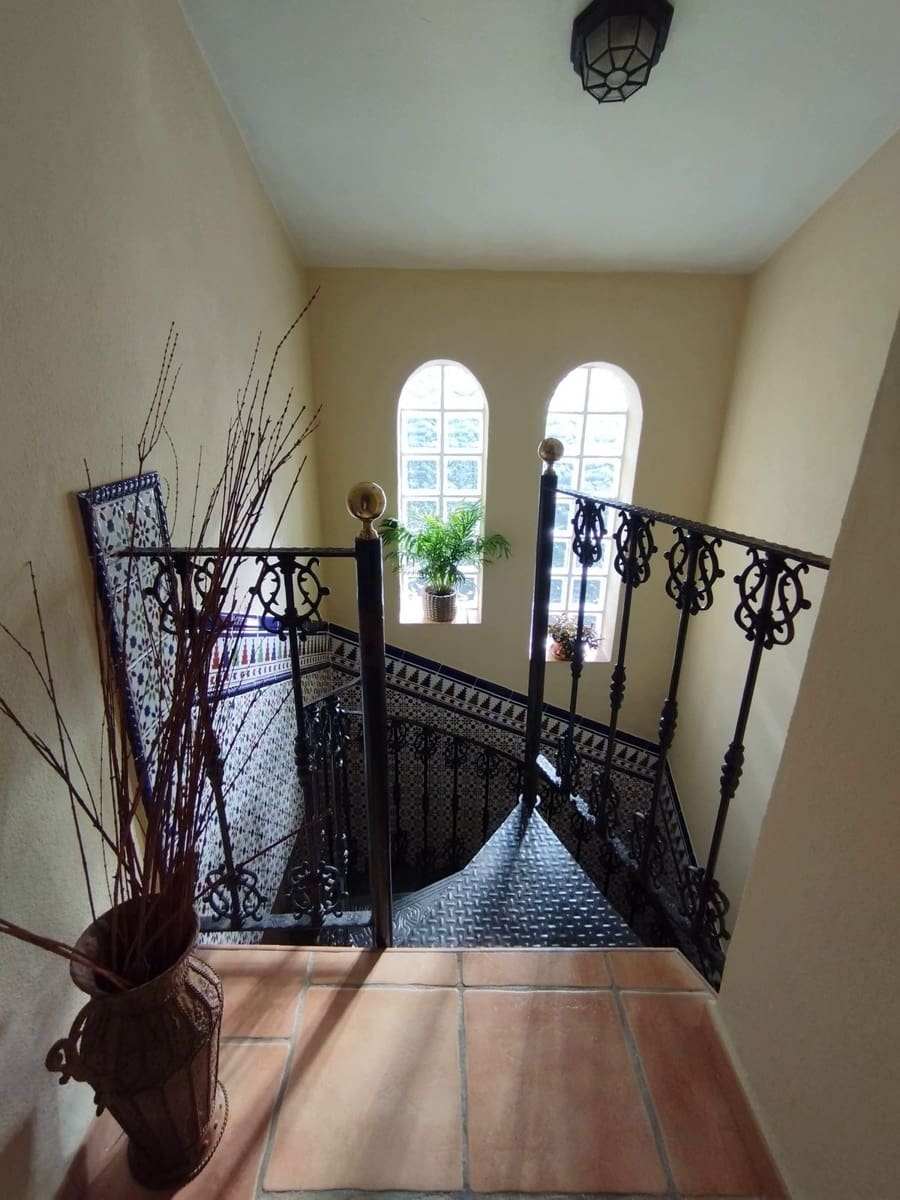 5 sypialnia Komercyjne na sprzedaż w Antequera z basenem garażem - 483 000 € (Ref: 8055819)