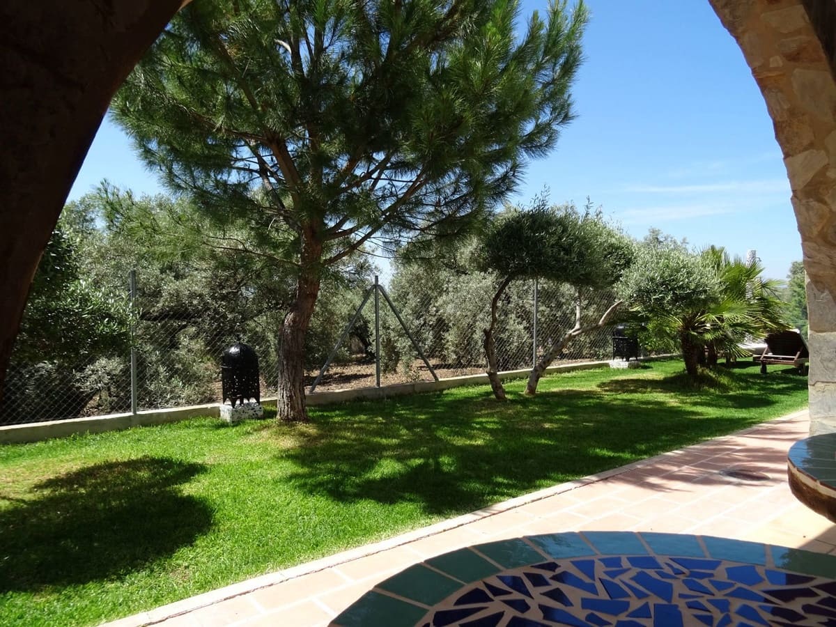 5 sypialnia Komercyjne na sprzedaż w Antequera z basenem garażem - 483 000 € (Ref: 8055819)