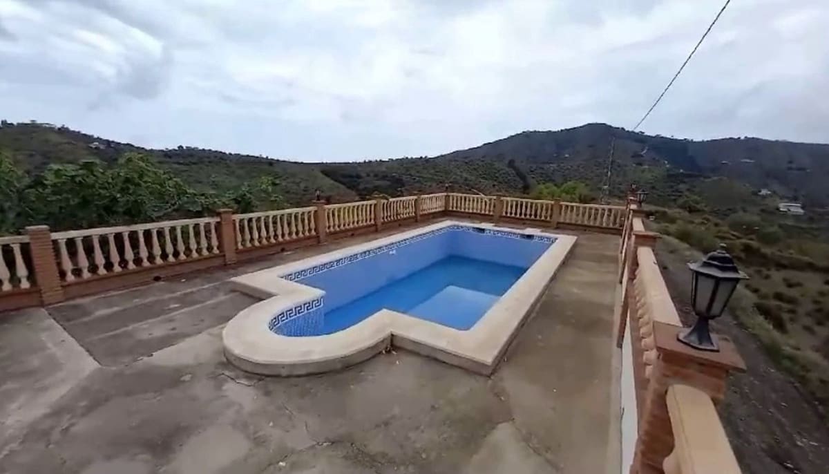 3 bedroom Finca/Country House for sale in VélezMálaga with pool garage