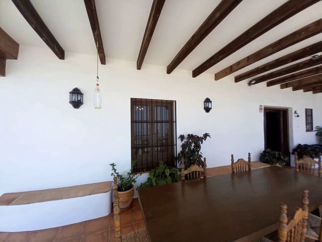 3 soveværelse Finca/Landehus til salg i Vélez-Málaga med swimmingpool garage - € 500.000 (Ref: 8083086)